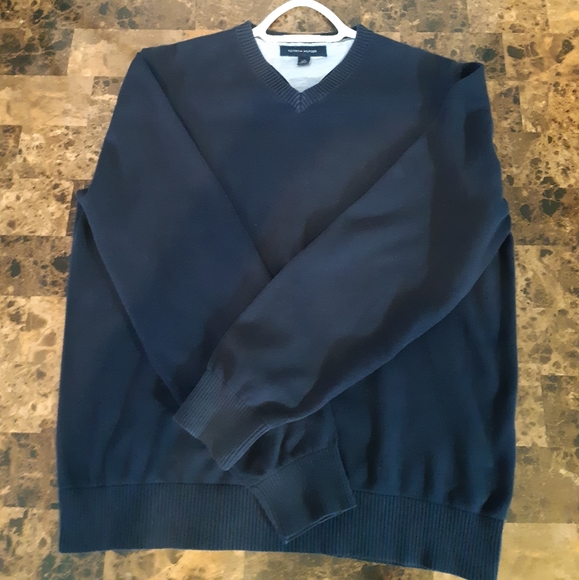 Tommy Hilfiger Large Sweater - Picture 5 of 9